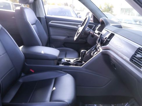 Used 2022 Volkswagen Atlas SE image 35