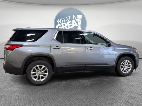 Used 2021 Chevrolet Traverse LS image 2