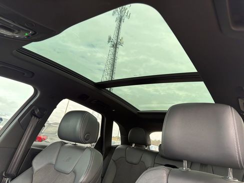 Used 2020 Audi SQ5 Premium Plus w/ Premium Plus Package image 16