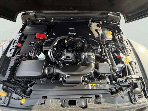 Used 2019 Jeep Wrangler Unlimited Rubicon image 31