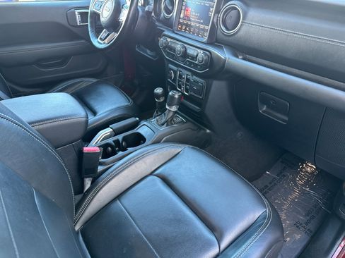 Used 2021 Jeep Wrangler Unlimited Sahara w/ Cold Weather Group image 16