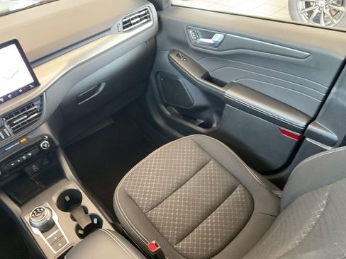 Used 2024 Ford Escape Active w/ Tech Pack #2 AWD/4WD image 17