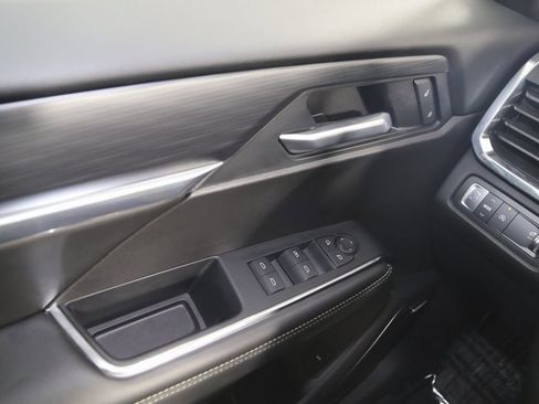 Used 2025 GMC Acadia Elevation image 27