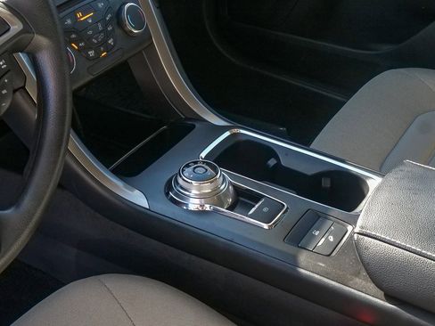 Used 2018 Ford Fusion S image 18