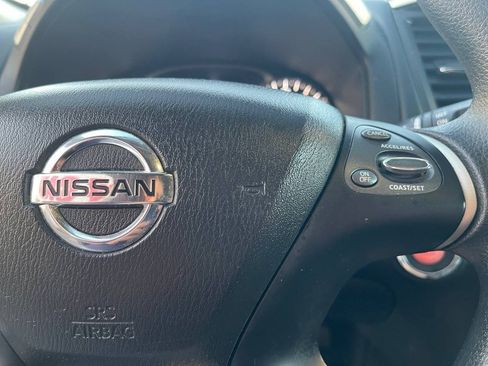 Used 2017 Nissan Pathfinder S image 34
