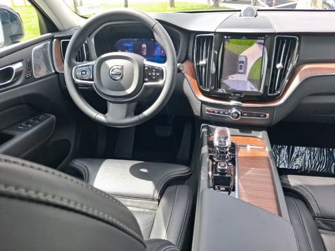 Certified 2024 Volvo XC60 T8 Ultimate AWD/4WD image 10