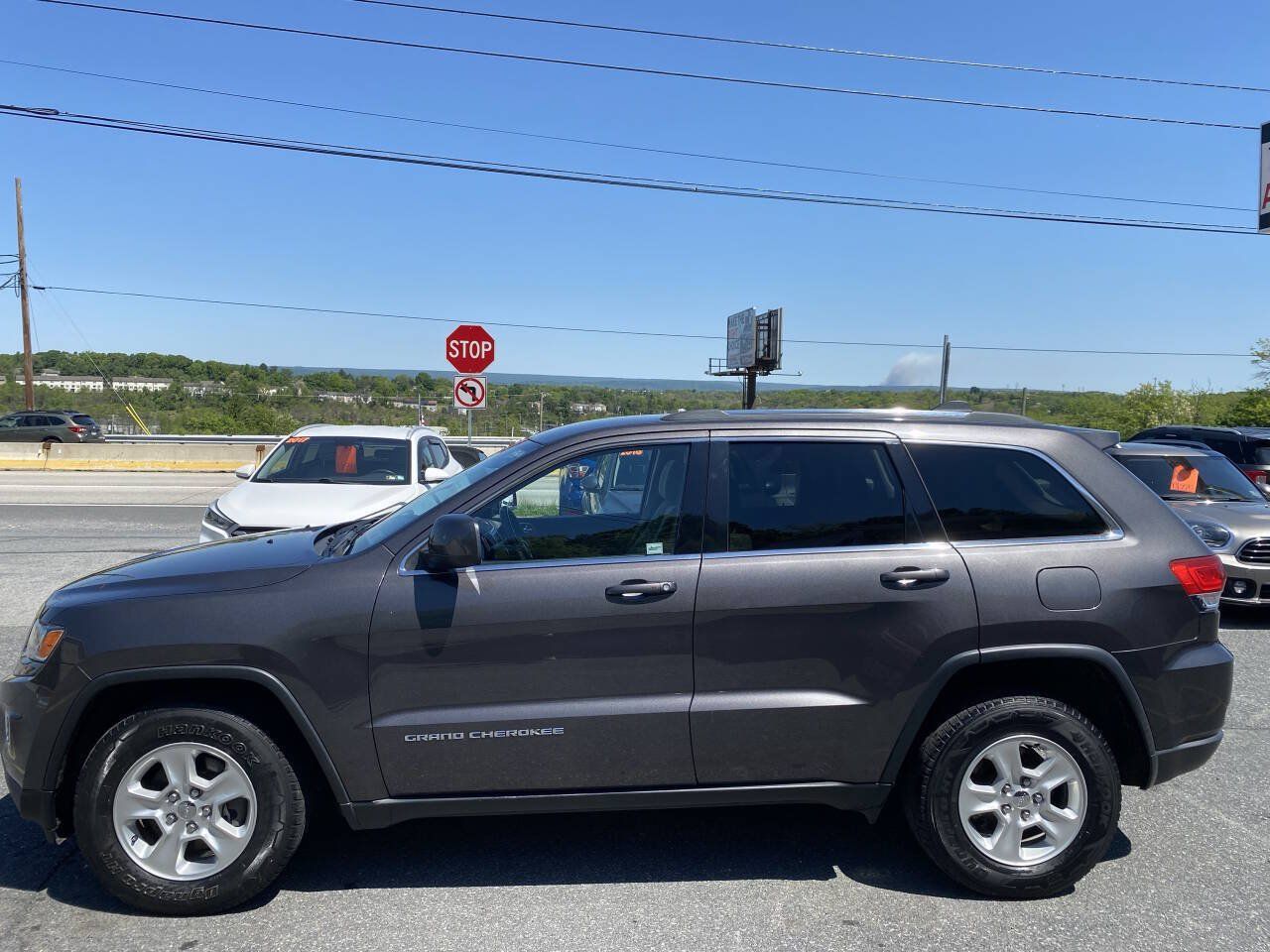 Used 2014 Jeep Grand Cherokee Laredo w/ Quick Order Package 23E AWD/4WD image 7