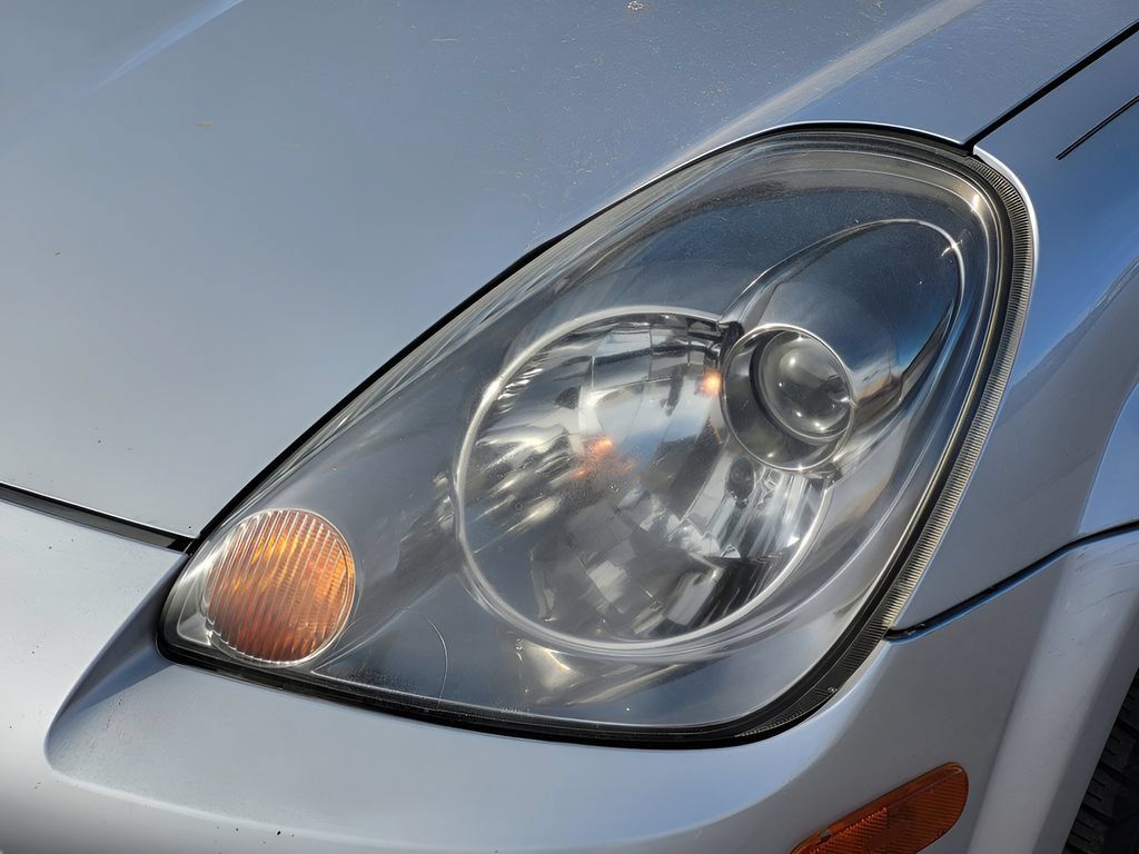 Used 2005 Toyota MR2 RWD image 8