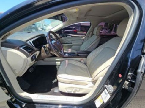 Used 2018 Ford Fusion Platinum FWD image 4