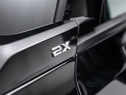 Used 2024 GMC Hummer EV 2X image 32