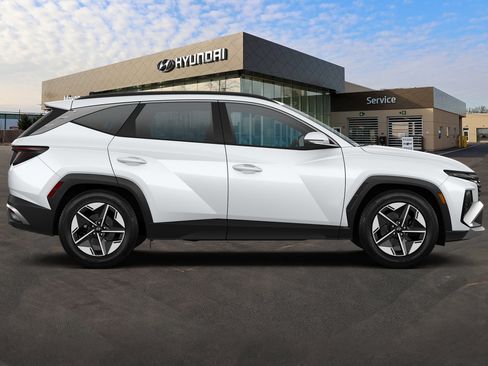 Certified 2025 Hyundai Tucson SEL image 9