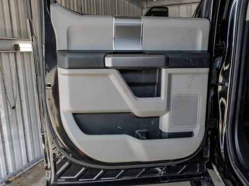 Used 2019 Ford F250 XLT w/ XLT Premium Package AWD/4WD image 45