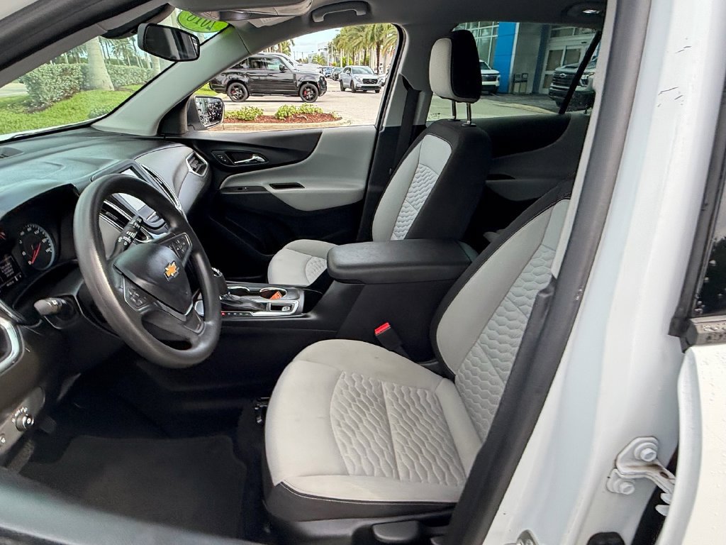 Certified 2018 Chevrolet Equinox LS FWD image 9