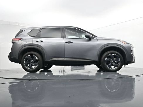 Used 2024 Nissan Rogue SV AWD/4WD image 30