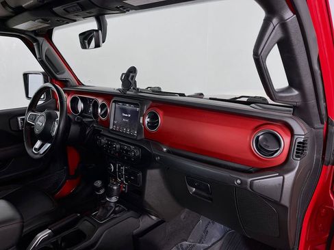 Used 2022 Jeep Gladiator Rubicon w/ Cold Weather Group AWD/4WD image 34