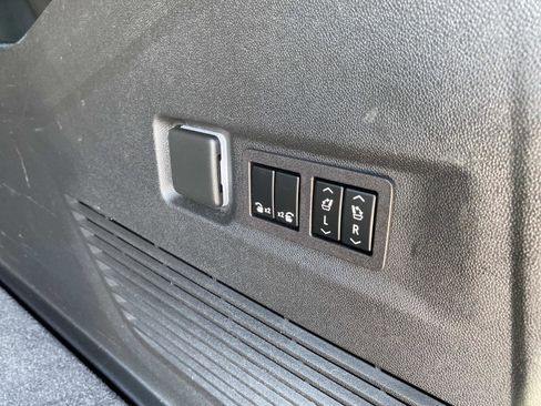 Used 2024 Chevrolet Suburban High Country w/ Premium Package 2 image 6