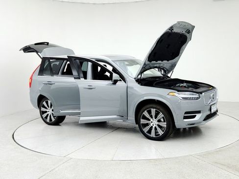 New 2025 Volvo XC90 B6 Plus w/ Protection Package Premier image 10