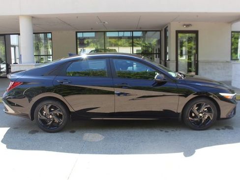 New 2026 Hyundai Elantra Sport FWD image 5
