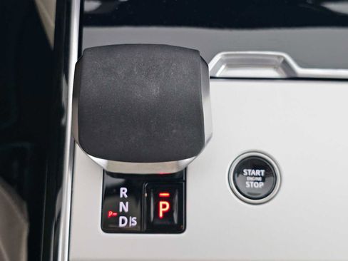 Used 2025 Land Rover Range Rover SE AWD/4WD image 30