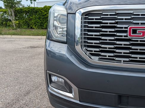Used 2019 GMC Yukon XL Denali AWD/4WD image 10