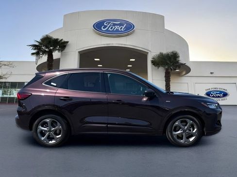 Certified 2023 Ford Escape ST-Line w/ Tech Pack #1 FWD image 5