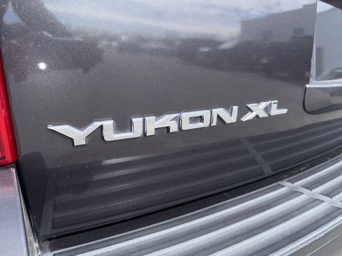 Used 2011 GMC Yukon XL 2500 SLT w/ SLT-2 Equipment Package image 22