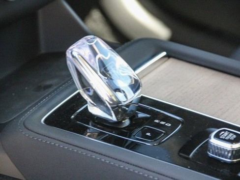 New 2025 Volvo XC90 B5 Plus w/ Protection Package Premier image 20