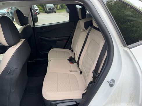 Used 2022 Ford Escape SE w/ Convenience Package FWD image 11