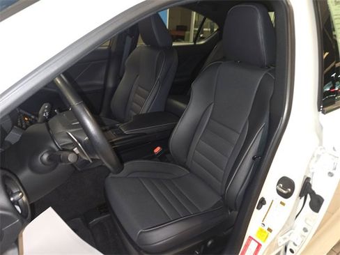 Used 2024 Lexus IS 300 F Sport image 11