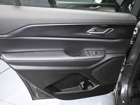 New 2025 Jeep Grand Cherokee L Laredo AWD/4WD image 22