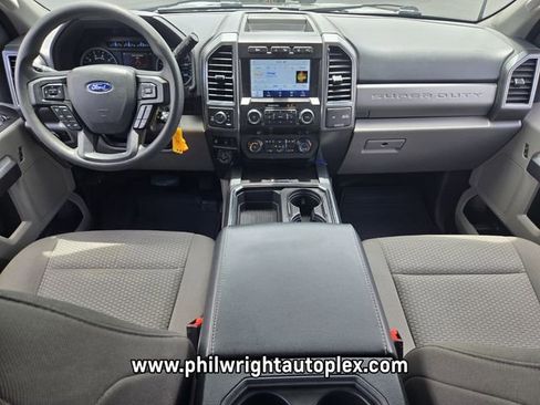 Used 2022 Ford F250 XLT w/ Black Appearance Package AWD/4WD image 13