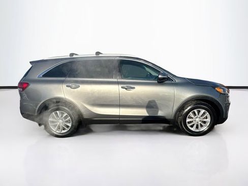 Used 2018 Kia Sorento LX image 8