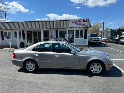Used 2003 Mercedes-Benz E 320 Sedan image 3