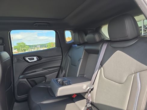 New 2025 Jeep Compass Limited w/ High Altitude Package image 12