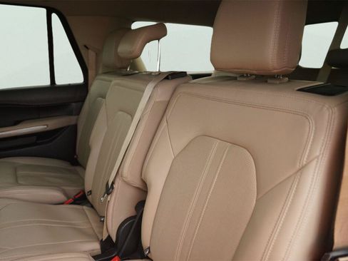 Used 2022 Ford Expedition Max Limited RWD image 14