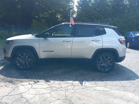 Used 2026 Jeep Compass Limited AWD/4WD image 29