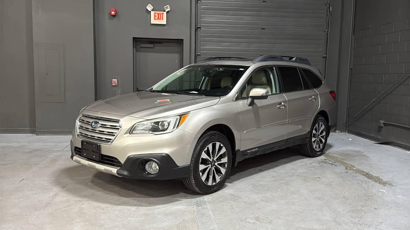 Used 2017 Subaru Outback 2.5i Limited AWD/4WD image 3