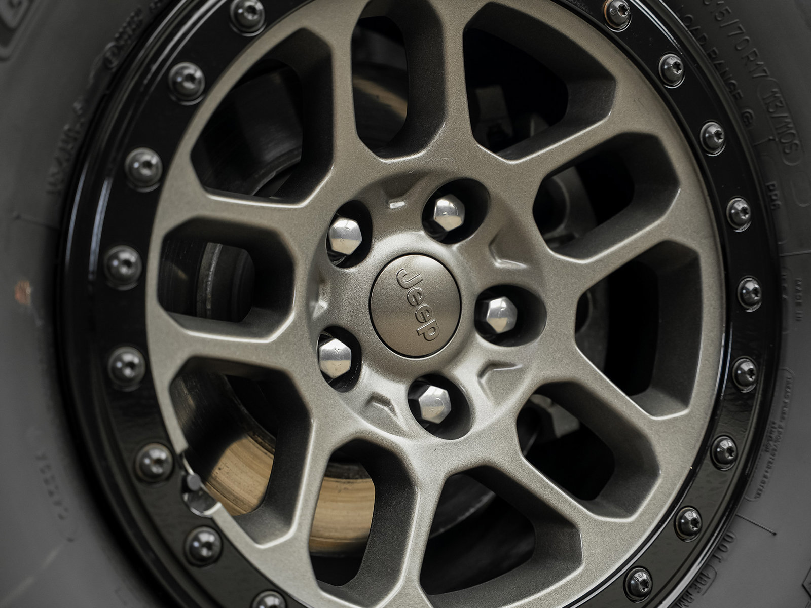 Used 2022 Jeep Wrangler Unlimited Rubicon w/ Xtreme Recon 35" Tire Package AWD/4WD image 23