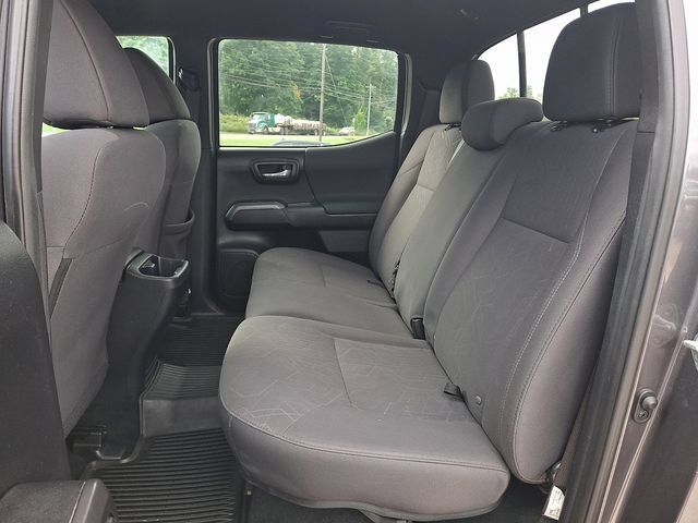 Used 2018 Toyota Tacoma TRD Sport AWD/4WD image 19