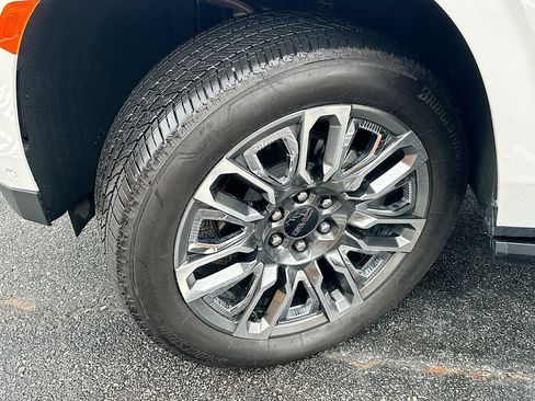 Used 2024 GMC Yukon Denali Ultimate AWD/4WD image 24