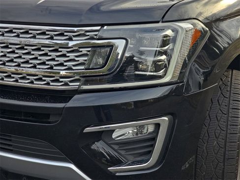 Used 2019 Ford Expedition Platinum image 32