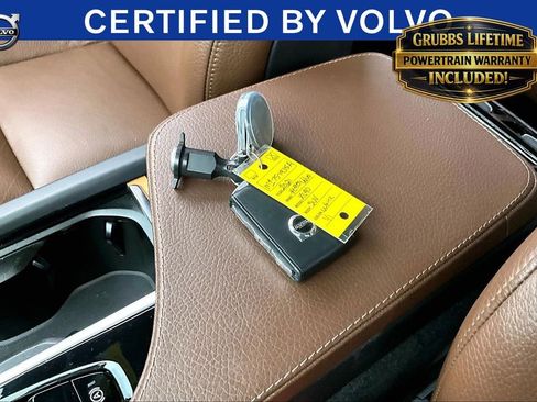 Used 2021 Volvo XC90 T6 Momentum w/ Climate Package AWD/4WD image 11