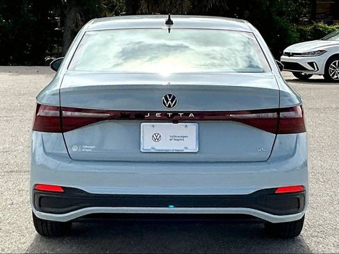 New 2026 Volkswagen Jetta SE FWD image 6