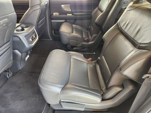 Used 2025 Ford Expedition Max Platinum AWD/4WD image 31