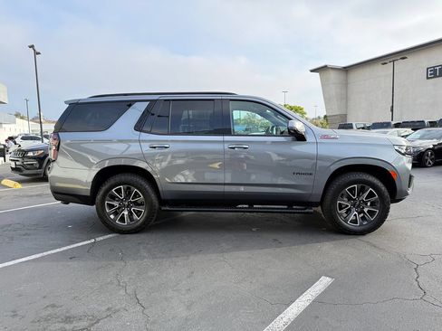 Used 2022 Chevrolet Tahoe Z71 w/ Luxury Package AWD/4WD image 6