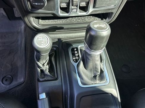 Used 2020 Jeep Wrangler Unlimited Sahara image 24