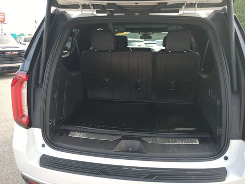 Used 2023 GMC Yukon XL Denali AWD/4WD image 24
