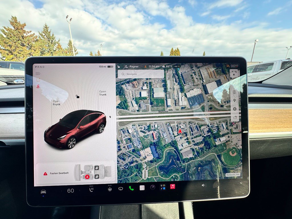 Used 2021 Tesla Model Y Long Range AWD/4WD image 27
