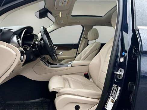Used 2022 Mercedes-Benz GLC 300 4MATIC image 10