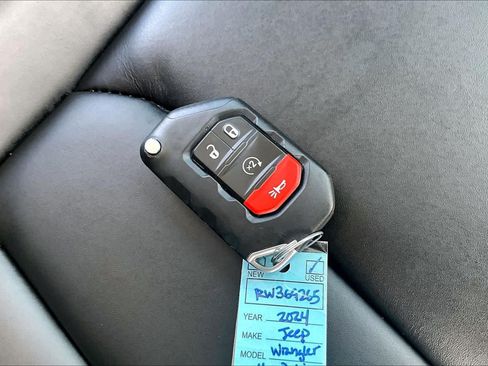 Used 2024 Jeep Wrangler Unlimited Rubicon 4xe w/ Convenience Group AWD/4WD image 14